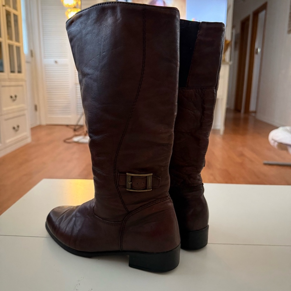 Brown Leather Heeled Boots 🇨🇦 -Size 8